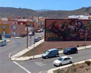 Vista exterior de Casa adosada en venda en Agüimes amb Terrassa