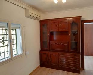 Bedroom of Flat for sale in  Madrid Capital