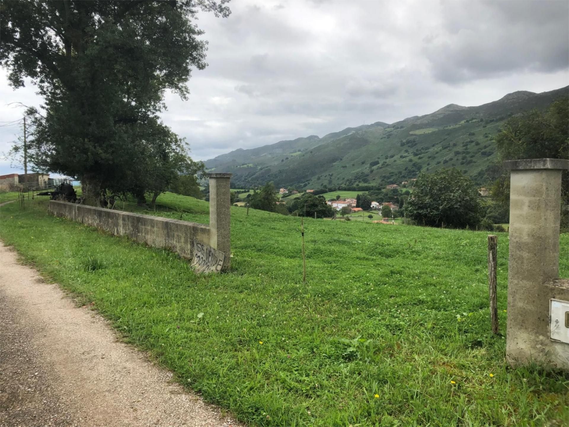 Terreno en venta en Llanes