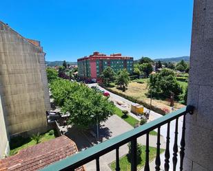 Vista exterior de Pis en venda en Vilagarcía de Arousa amb Aire condicionat, Terrassa i Balcó