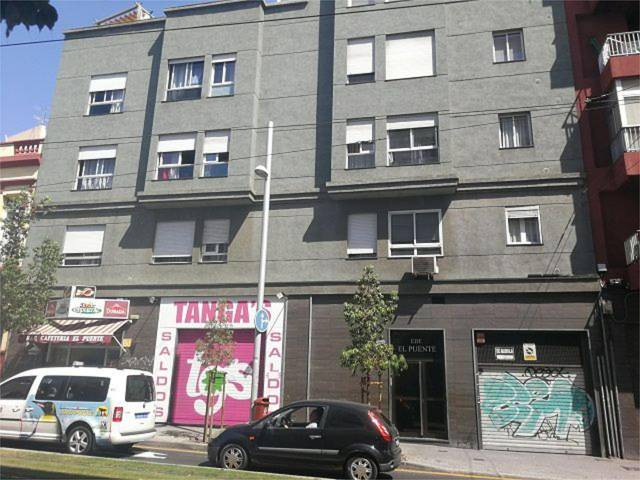 Garaje en Alquiler en Avenida Islas Canarias, 34 en Salamanca - Uruguay