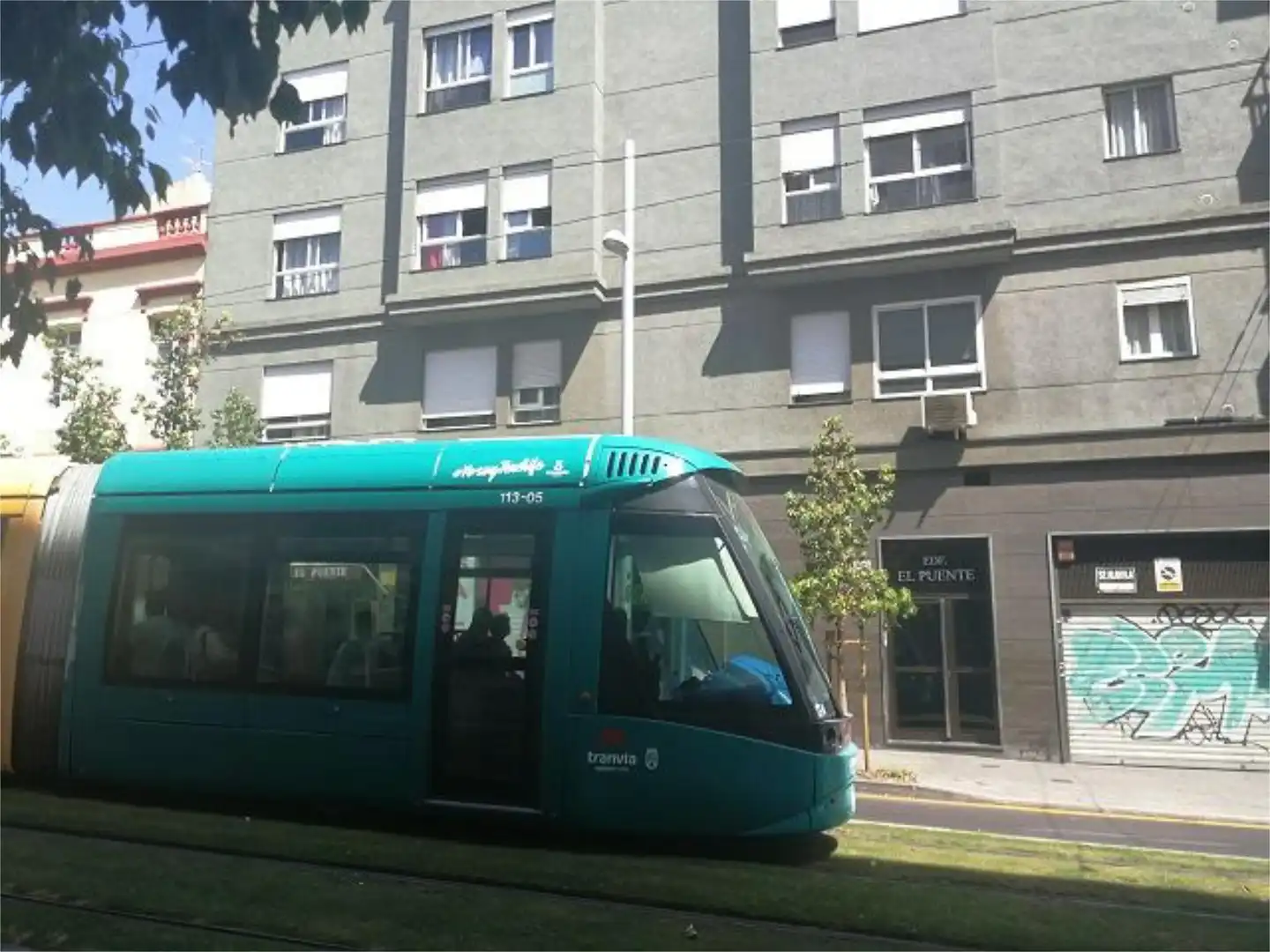 Garaje de alquiler en Avenida Islas Canarias, 34, Salamanca - Uruguay Vista exterior de Garaje de alquiler en Santa Cruz de Tenerife