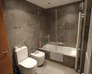 Bathroom of Flat to rent in  Lleida Capital  with Balcony