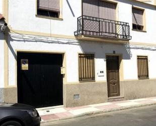 Vista exterior de Casa adosada en venda en Santa Amalia amb Aire condicionat i Balcó