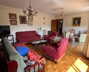 Living room of Flat to rent in Plasencia  with Air Conditioner and Terrace