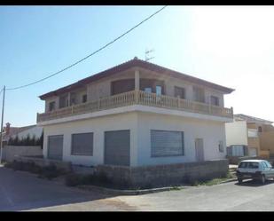 Vista exterior de Casa o xalet en venda en Lorca amb Aire condicionat, Terrassa i Balcó