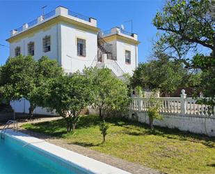 Vista exterior de Casa o xalet en venda en  Córdoba Capital amb Aire condicionat, Jardí privat i Terrassa