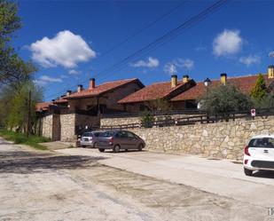 Exterior view of House or chalet for sale in El Berrueco  with Terrace and Balcony