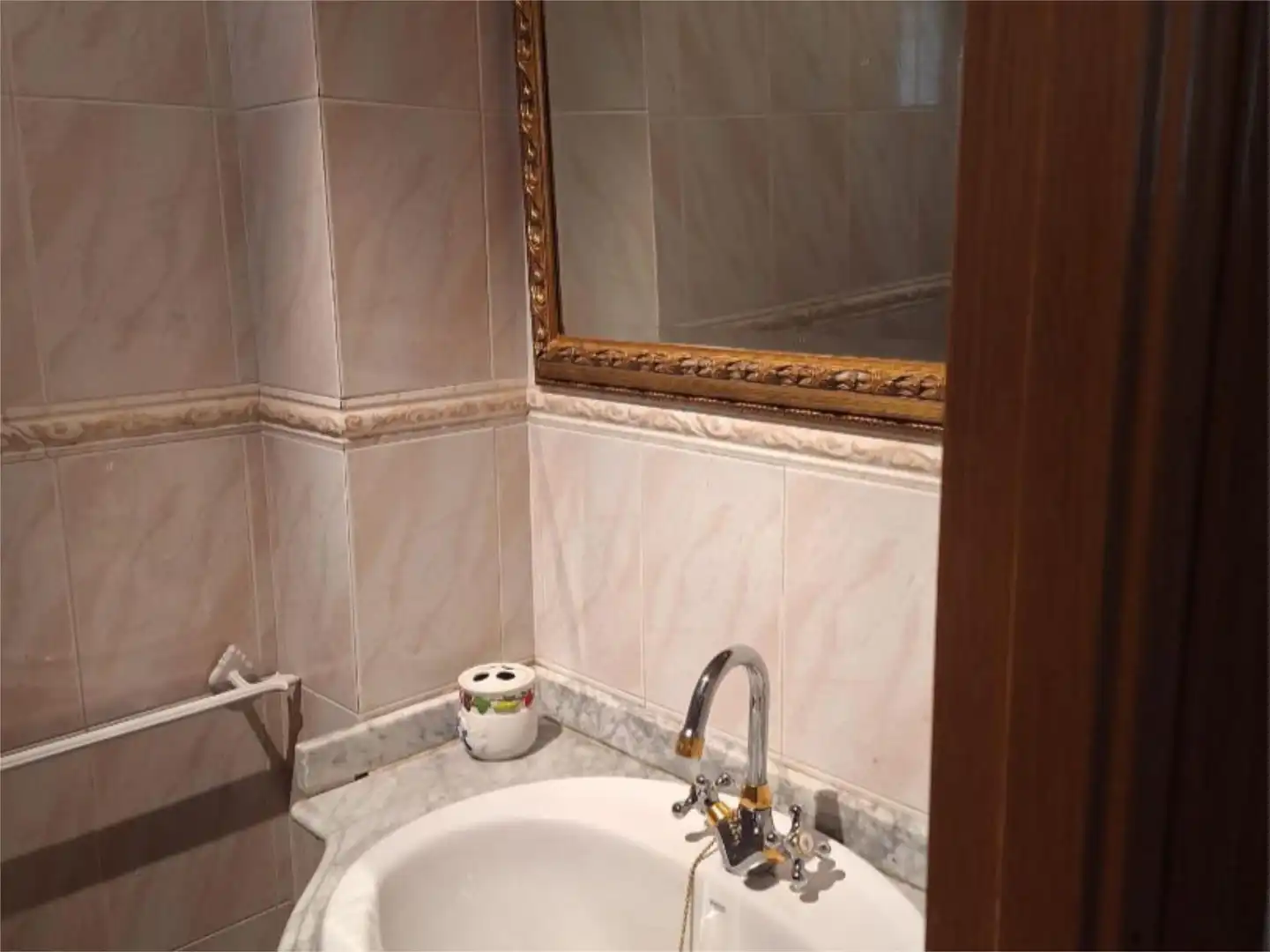 Baño de Piso para compartir en Fuenlabrada con Aire acondicionado, Calefacción y Amueblado