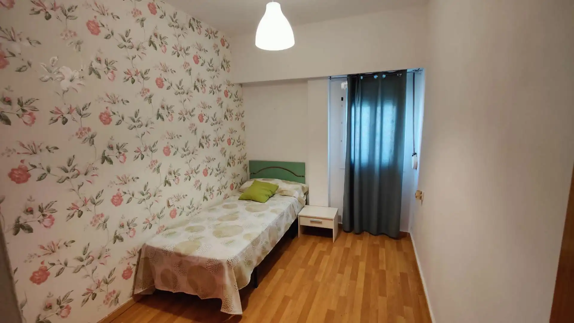 Habitació a Carrer de l'Enginer Manuel Maese, 16, La Malva-rosa