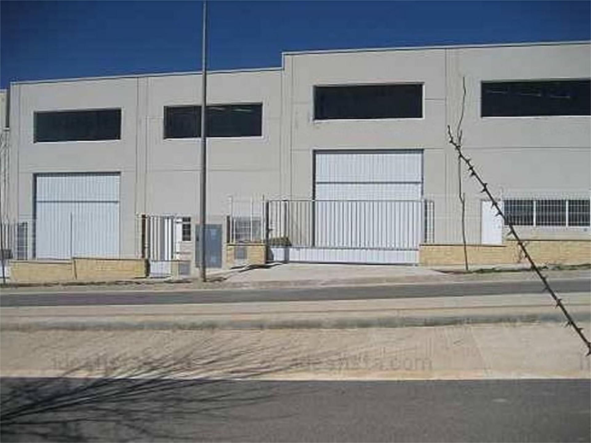 Vista exterior de Nau industrial de lloguer en Tortosa