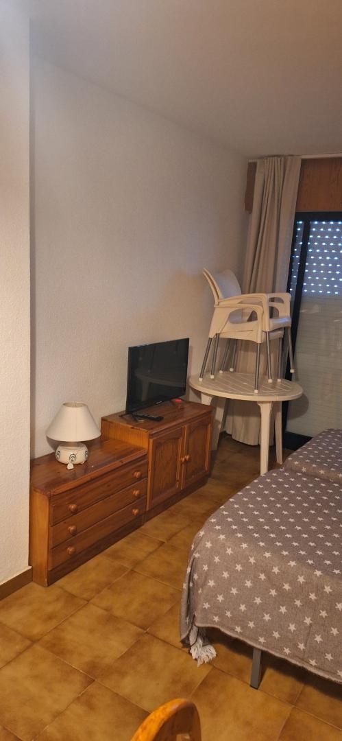 Study to rent in Calle Sierra del Almirez, 16, Veneziola