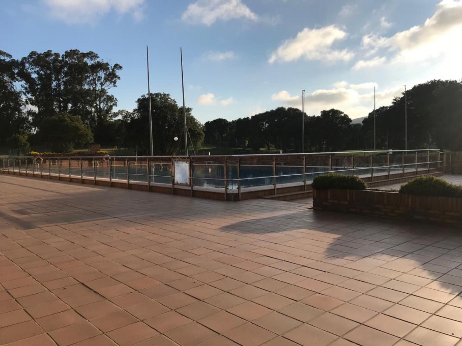Swimming pool of Flat for sale in Noja  with Terrace, Swimming Pool and Balcony