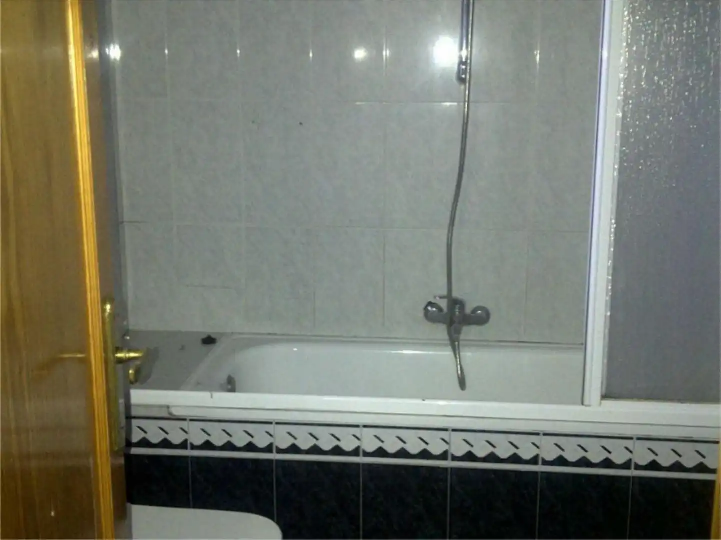 Piso en venta en Calle Escuelas, 6, Castro del Río Baño de Piso en venta en Castro del Río con Terraza y Balcón