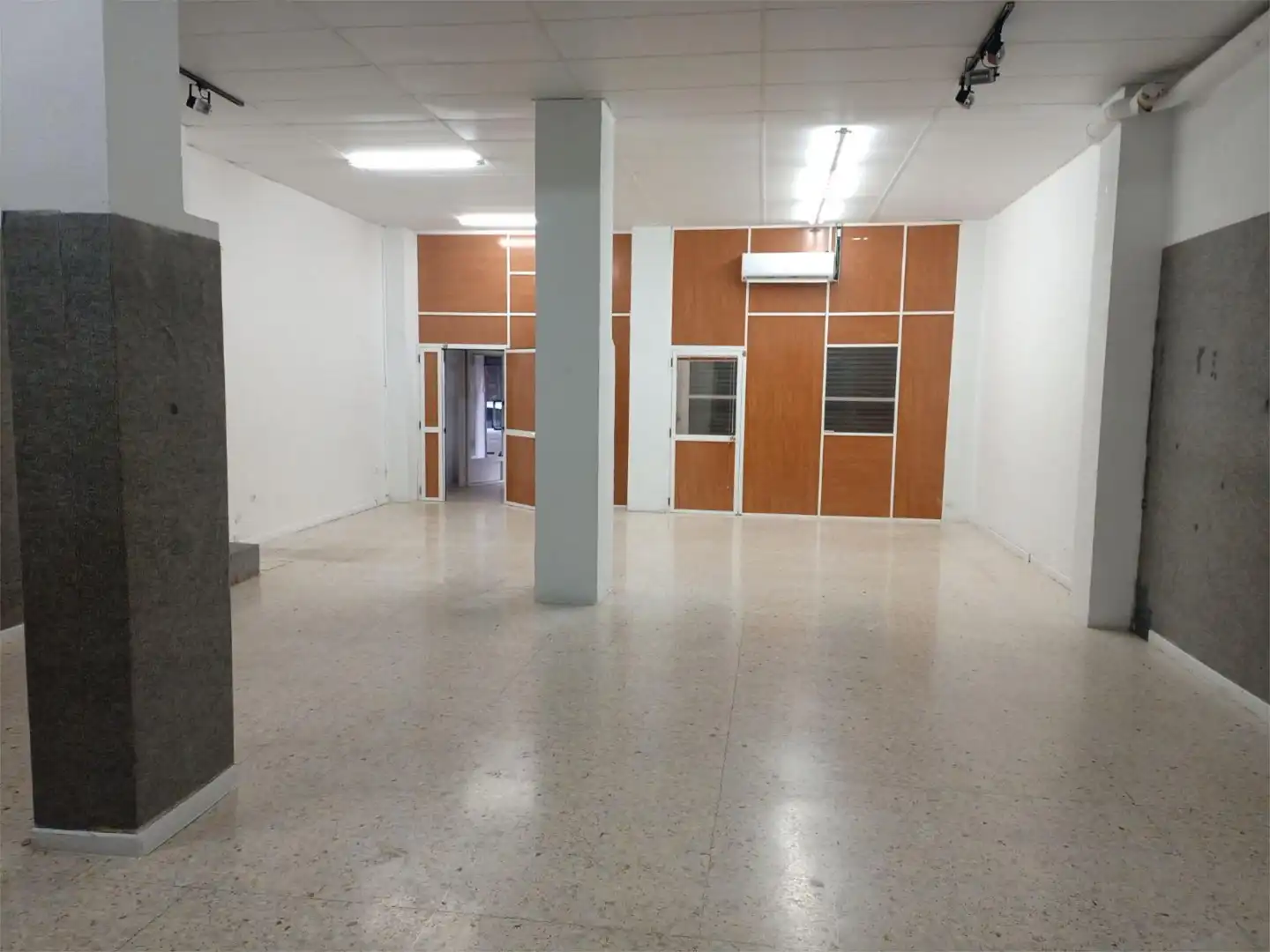 Geschaftsraum zur Miete in Calle Cavero Jadraque Pilar, 3, Barrio de San José Geschaftsraum zur Miete in Zaragoza mit Klimaanlage