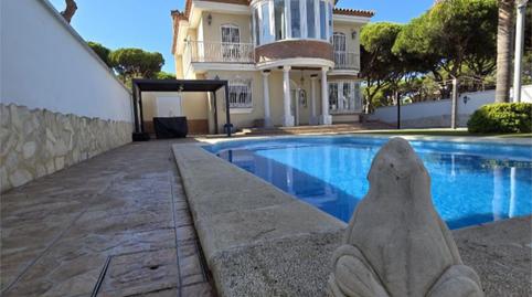 Casa o chalet en venta en Calle el Cangrejo, 25, La Barrosa, Chiclana de la Frontera - imagen 2 Foto 2 de Casa o chalet en venta en Calle el Cangrejo, 25, La Barrosa, Chiclana de la Frontera