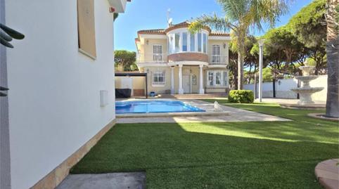 Casa o chalet en venta en Calle el Cangrejo, 25, La Barrosa, Chiclana de la Frontera - imagen 3 Foto 3 de Casa o chalet en venta en Calle el Cangrejo, 25, La Barrosa, Chiclana de la Frontera