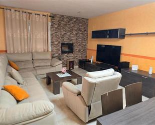 Living room of Single-family semi-detached for sale in Palomeque  with Heating, Terrace and Storage room