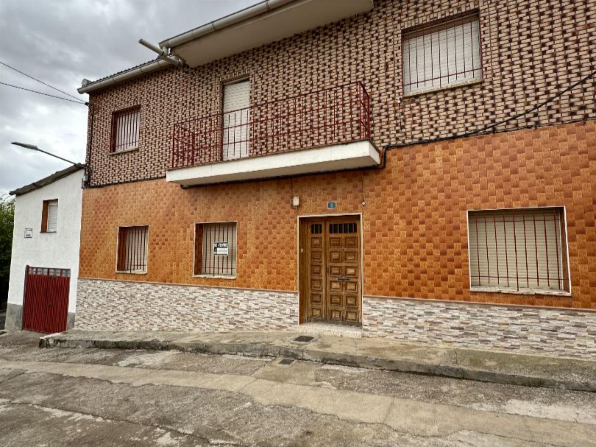 Vista exterior de Pis en venda en Cabezarrubias del Puerto amb Calefacció, Terrassa i Traster