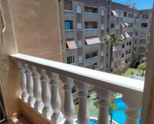 Terrassa de Apartament de lloguer en Torrevieja amb Terrassa i Piscina