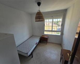 Dormitori de Apartament de lloguer en  Sevilla Capital amb Terrassa