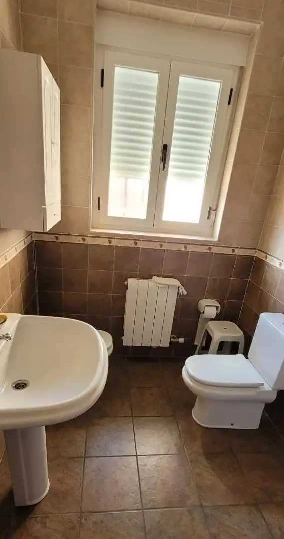 Houses for sale in Calle del Medio, Aldeanueva de la Sierra Bathroom of Houses for sale in Aldeanueva de la Sierra with Heating, Storage room and Furnished