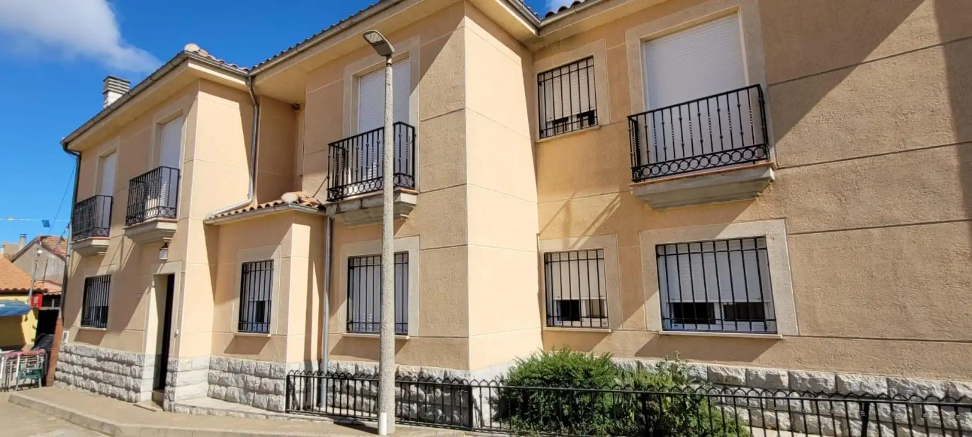 Houses for sale in Calle del Medio, Aldeanueva de la Sierra Exterior view of Houses for sale in Aldeanueva de la Sierra with Heating, Storage room and Furnished