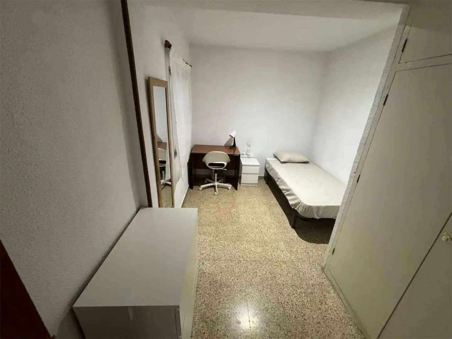 Habitación en Calle Almenillas, 8, Camino de Ronda Habitación de Piso para compartir en Granada con Aire acondicionado, Amueblado y Balcón