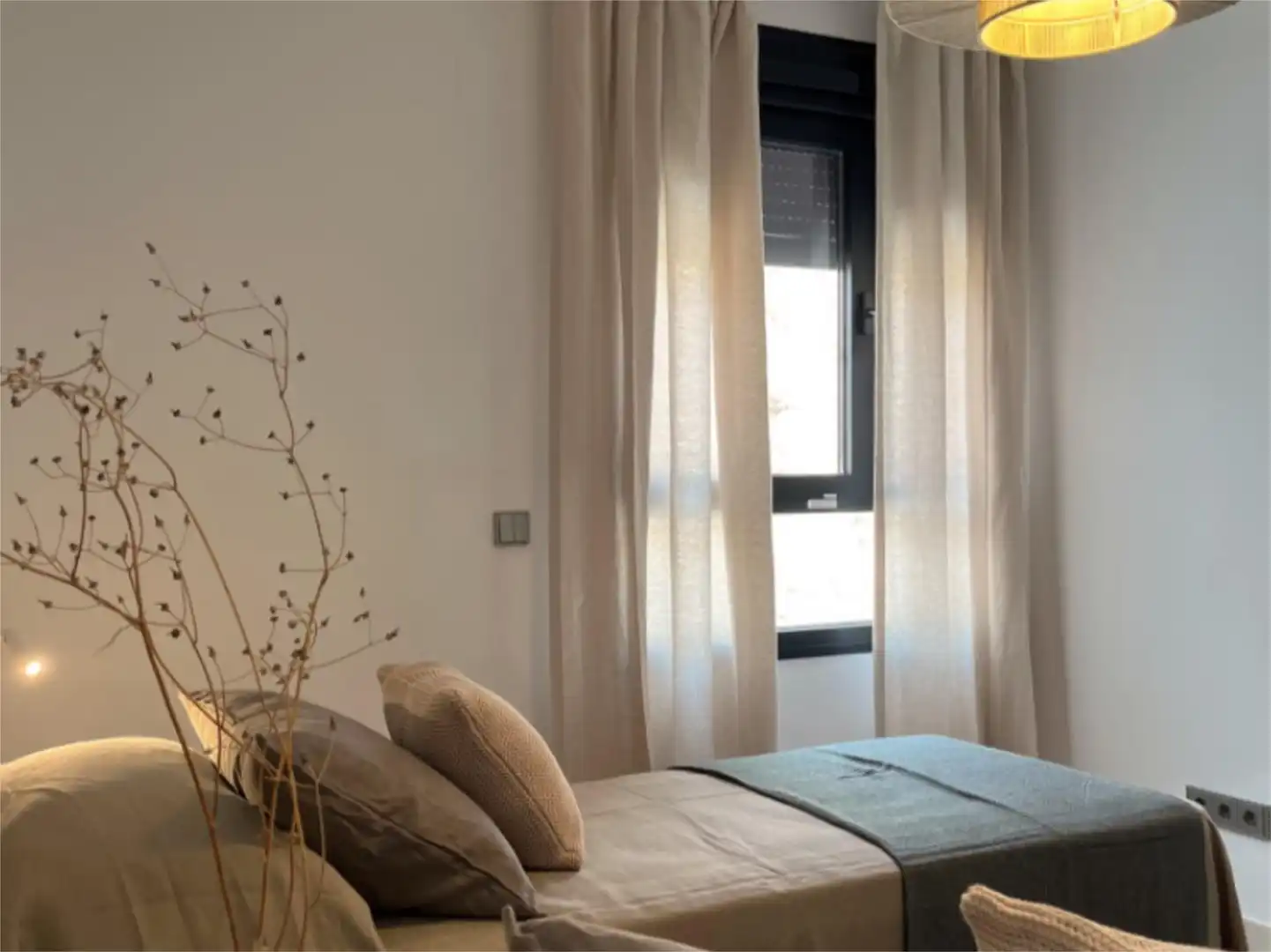 Wohnung zum Verkauf in Urbanizacion el Herrojo, 238, La Quinta Schlafzimmer von Wohnung zum Verkauf in Benahavís mit Klimaanlage, Terrasse und Schwimmbad