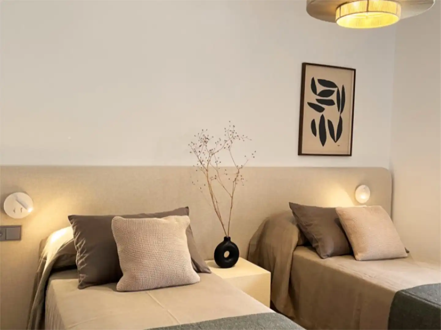 Wohnung zum Verkauf in Urbanizacion el Herrojo, 238, La Quinta Schlafzimmer von Wohnung zum Verkauf in Benahavís mit Klimaanlage, Terrasse und Schwimmbad