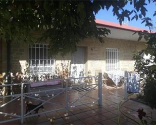 Vista exterior de Casa adosada en venda en Beire amb Terrassa i Piscina