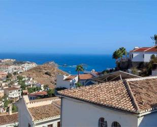 Vista exterior de Casa o xalet en venda en Almuñécar amb Terrassa