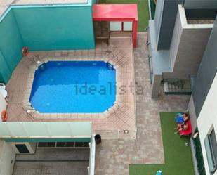 Swimming pool of Flat for sale in  Madrid Capital  with Air Conditioner and Swimming Pool