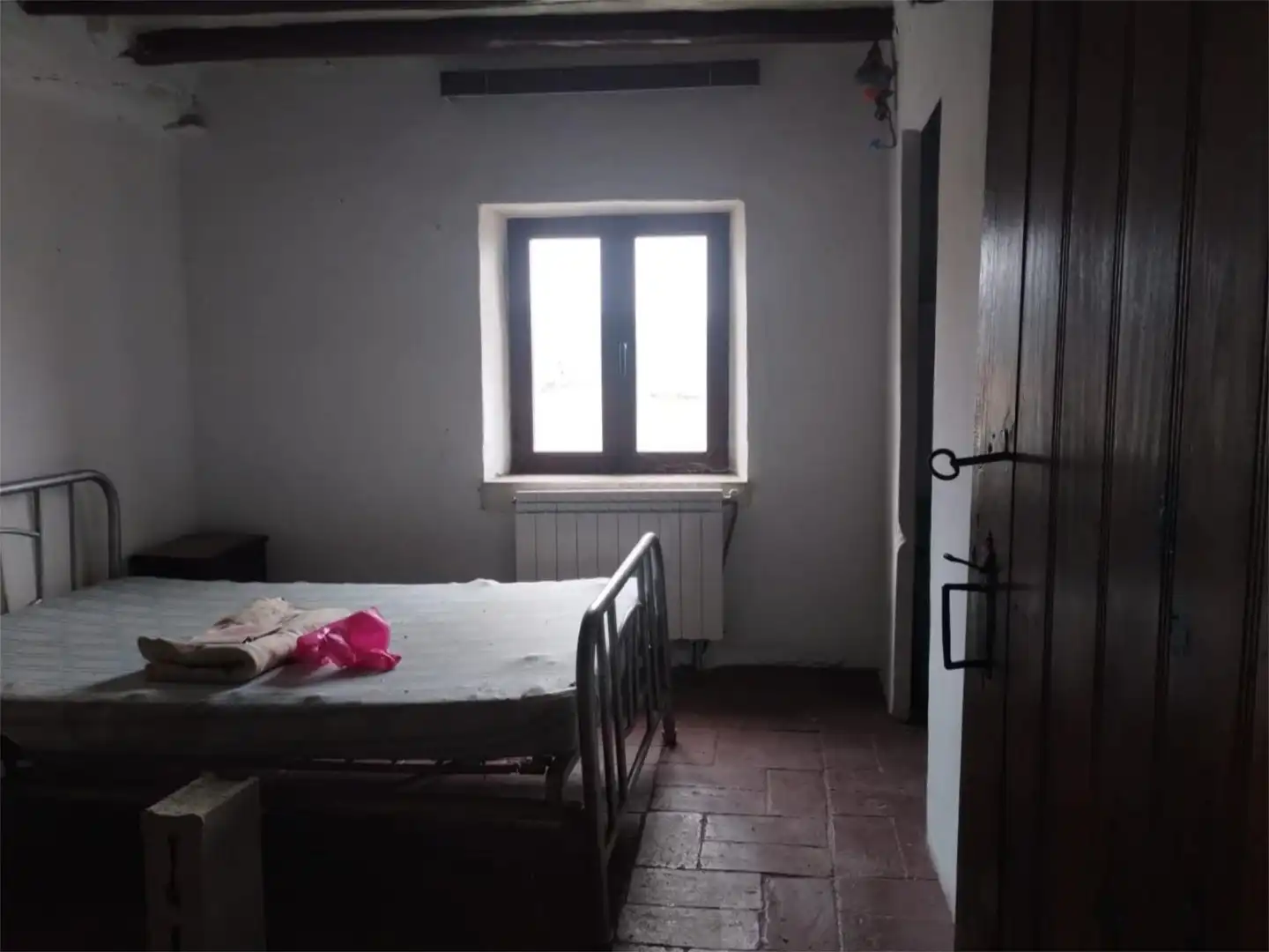 Einfamilien-Reihenhaus zum Verkauf in Carrer Tosa Xiva, 10, Morella Schlafzimmer von Einfamilien-Reihenhaus zum Verkauf in Morella mit Balkon
