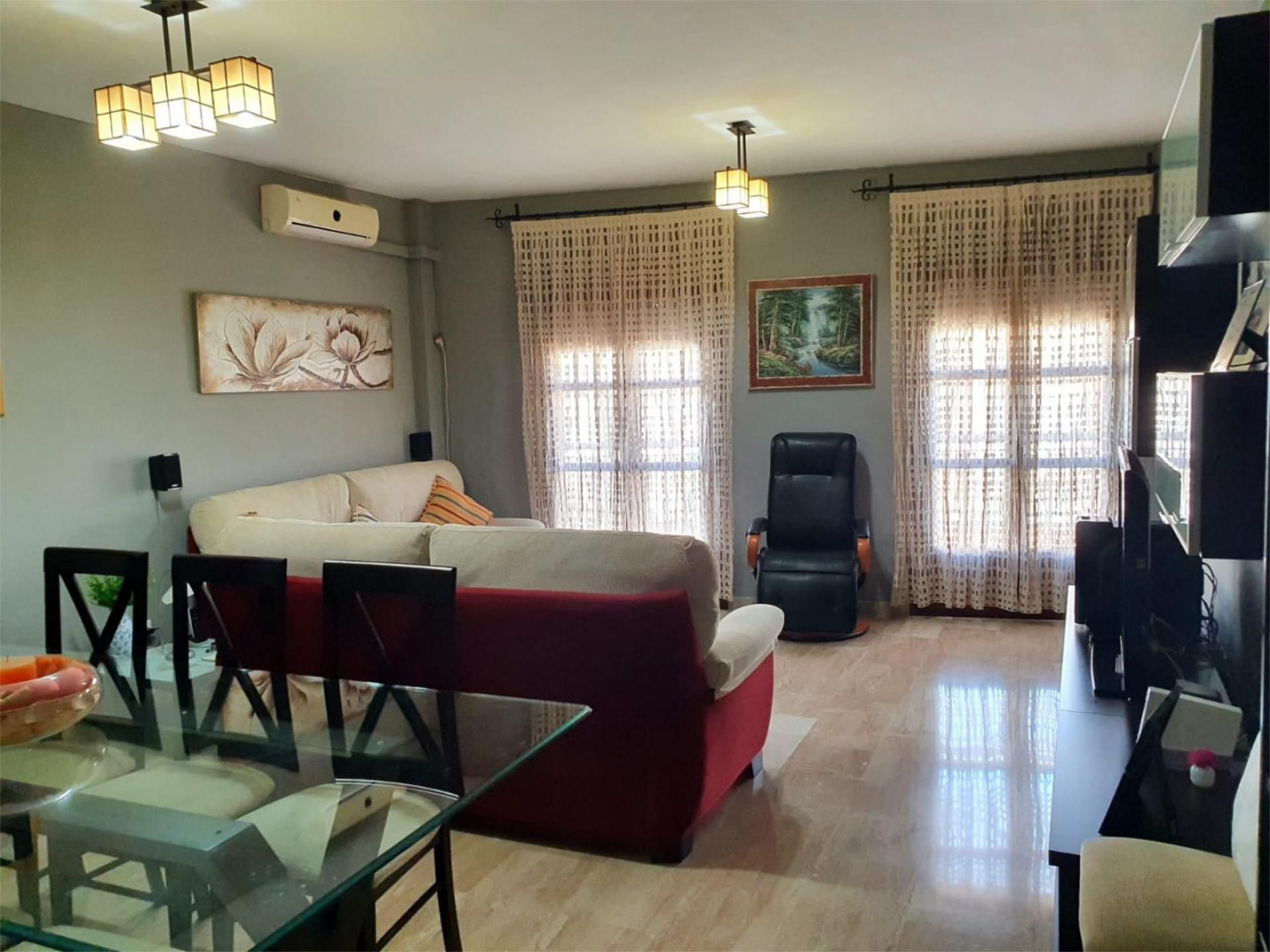 Sala d'estar de Pis en venda en Bormujos amb Aire condicionat, Terrassa i Balcó