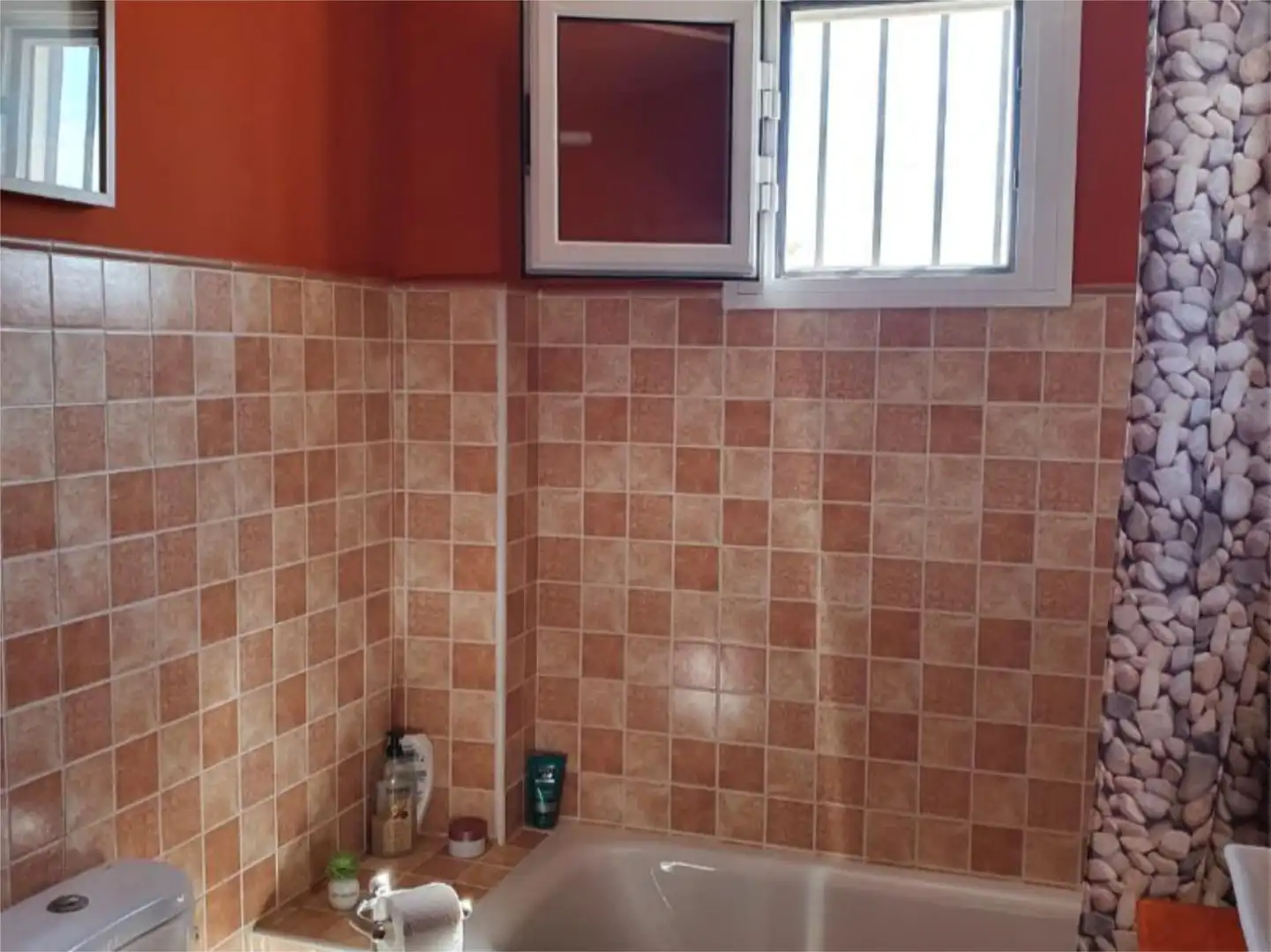 Baño de Piso en venta en Bormujos con Aire acondicionado, Calefacción y Terraza