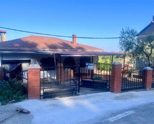 Vista exterior de Casa o xalet en venda en Torre de Don Miguel amb Terrassa i Balcó