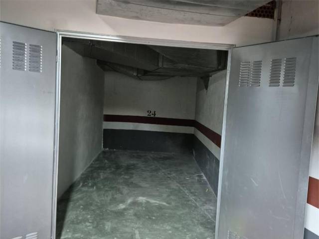 Garaje en Alquiler en Carrer de Muro, 1 en Pueblo Español - Coveta Fumá