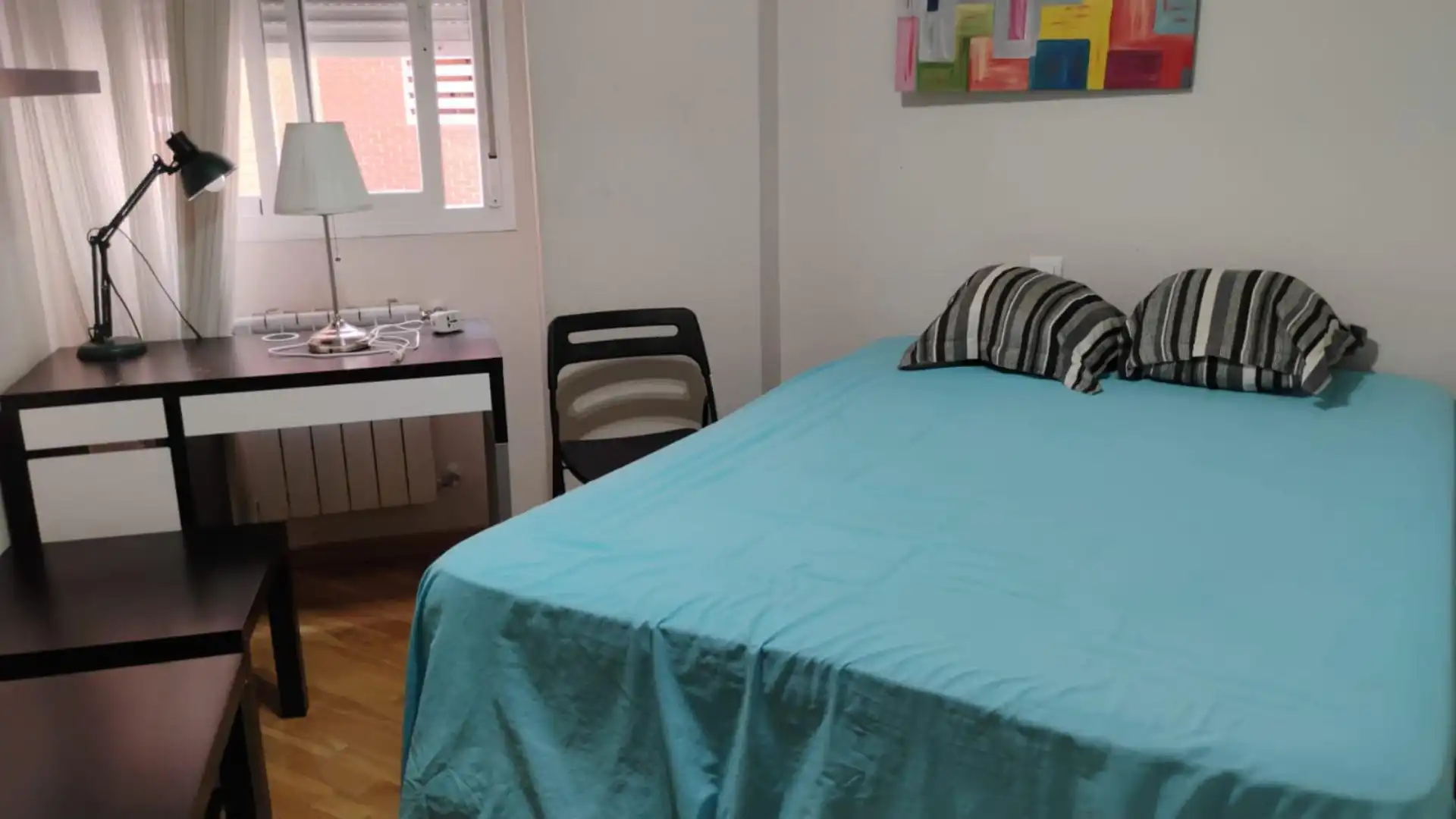 Habitación de Piso para compartir en  Madrid Capital con Terraza, Piscina y Amueblado