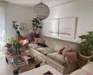 Living room of Single-family semi-detached to rent in  Madrid Capital  with Terrace and Swimming Pool