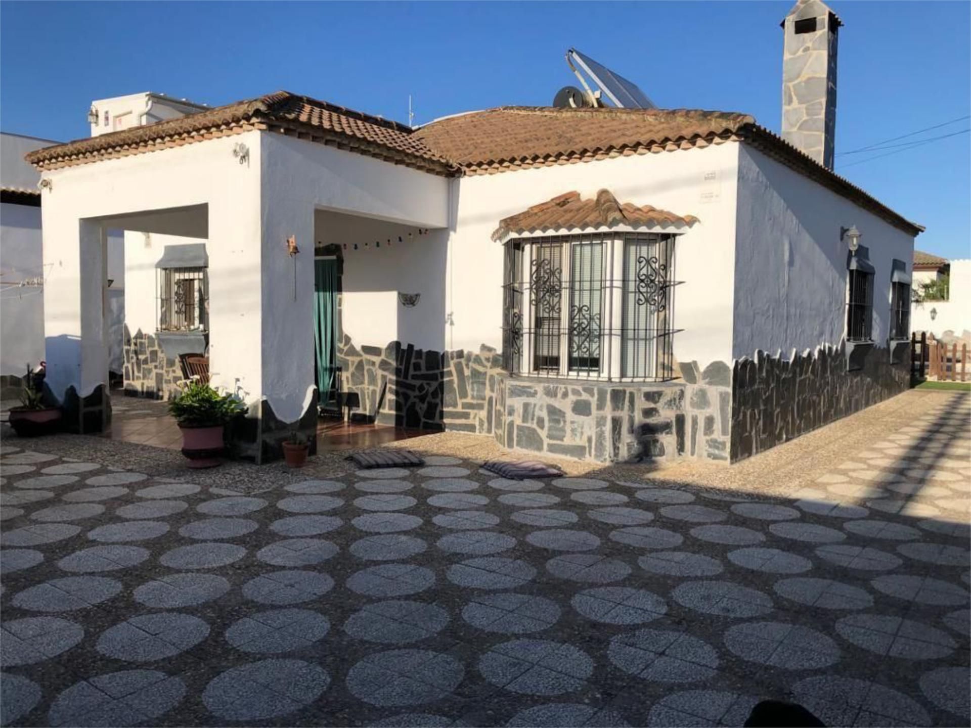 Exterior view of House or chalet for sale in Chiclana de la Frontera  with Terrace, Storage room and Swimming Pool