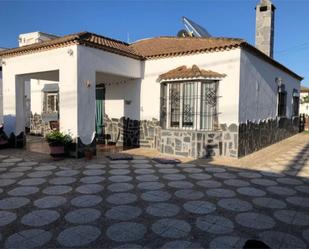 Exterior view of House or chalet for sale in Chiclana de la Frontera  with Terrace, Storage room and Swimming Pool