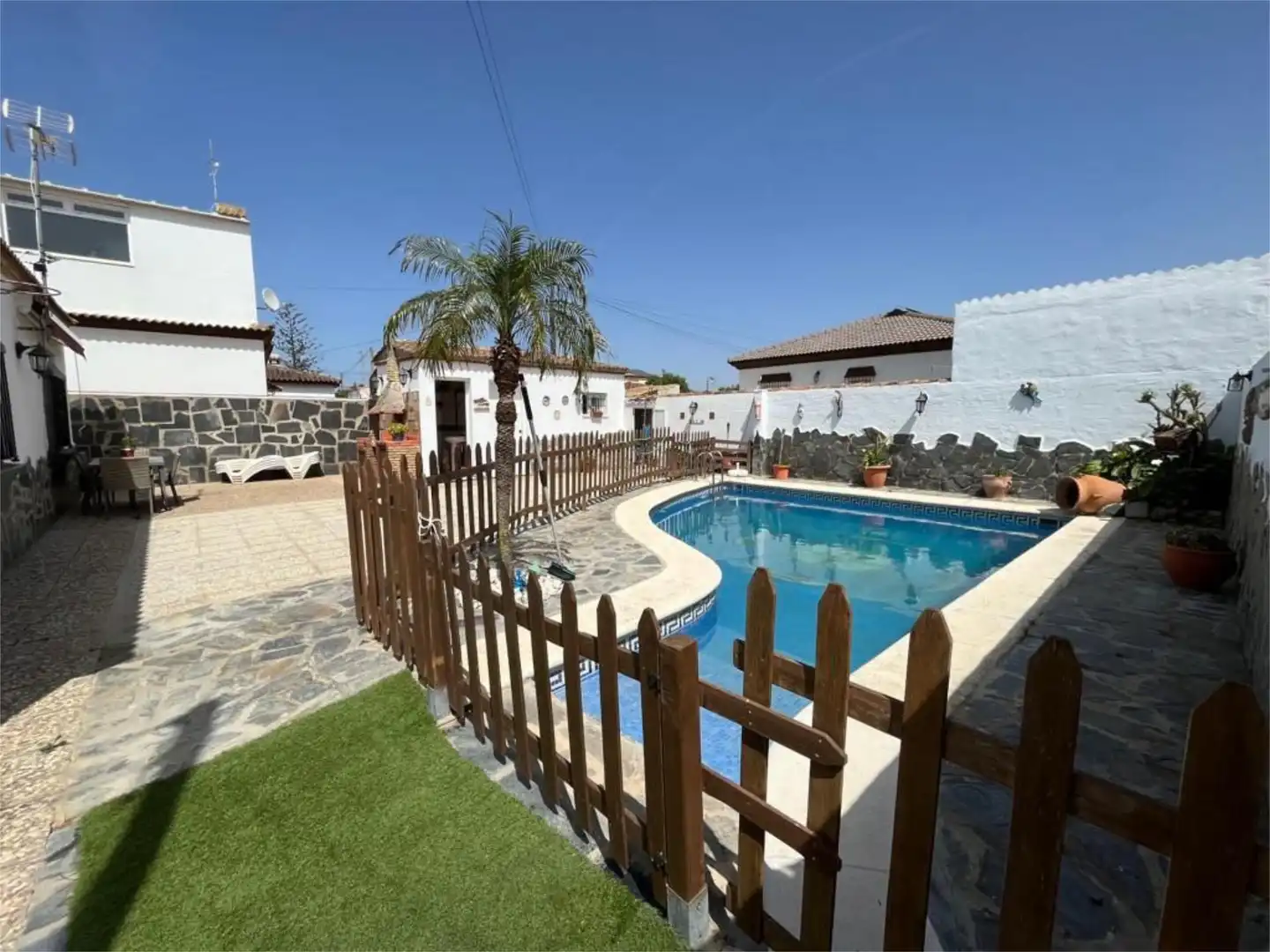 Vista exterior de Pis en venda en Chiclana de la Frontera amb Terrassa, Traster i Piscina