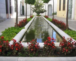 Vista exterior de Pis de lloguer en  Córdoba Capital amb Aire condicionat, Calefacció i Jardí privat