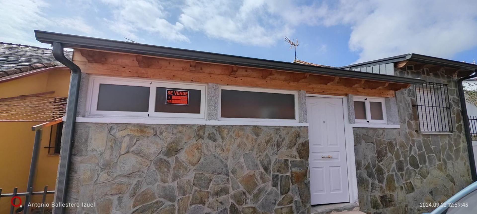 Exterior view of Single-family semi-detached for sale in Molinaseca  with Air Conditioner