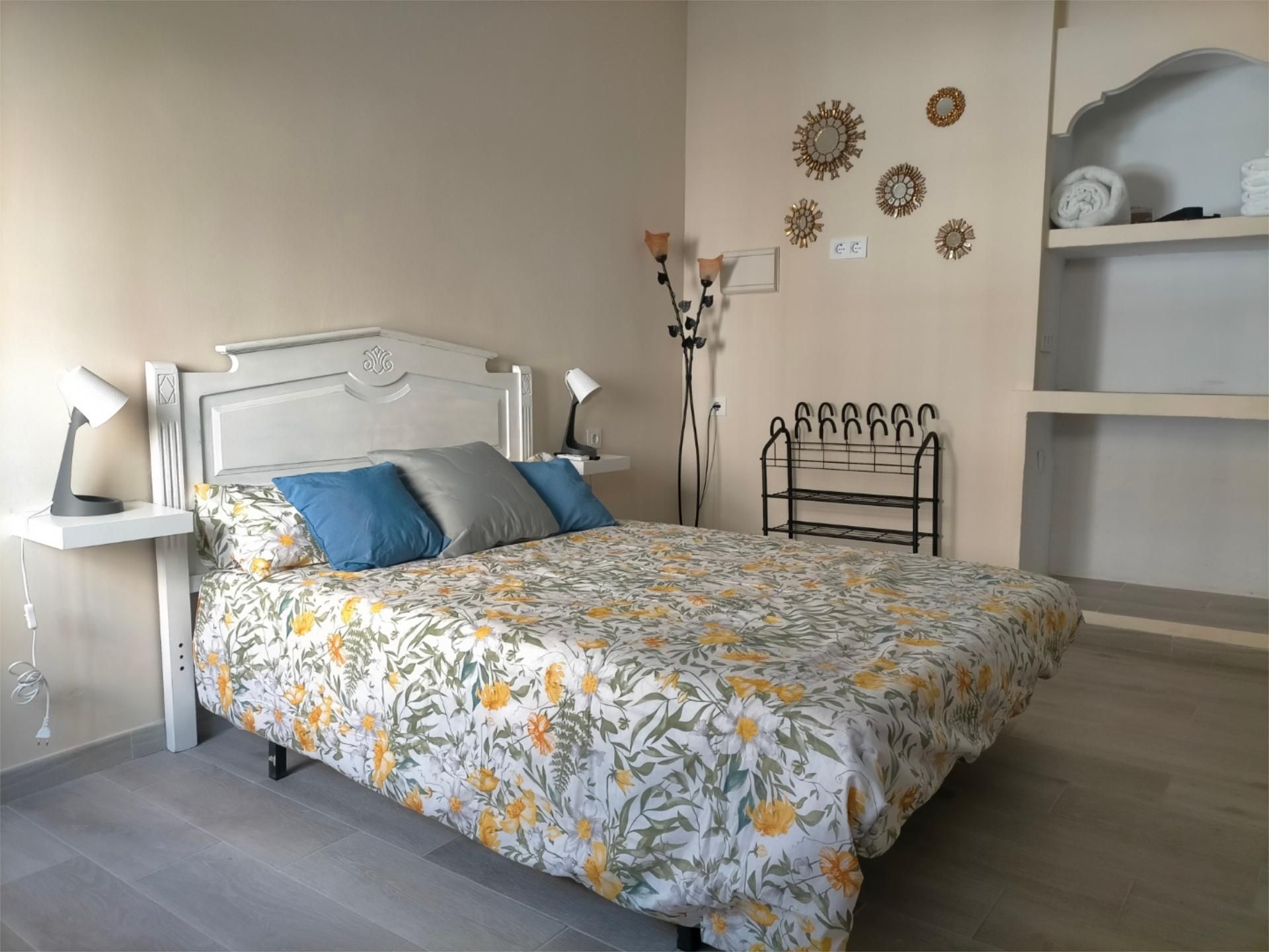 Bedroom of Loft to share in El Puerto de Santa María  with Air Conditioner, Furnished and Oven