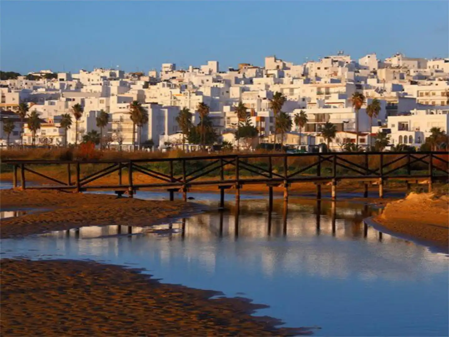 Flat for sale in Calle Reyes Catolicos, 19, Conil Exterior view of Flat for sale in Conil de la Frontera