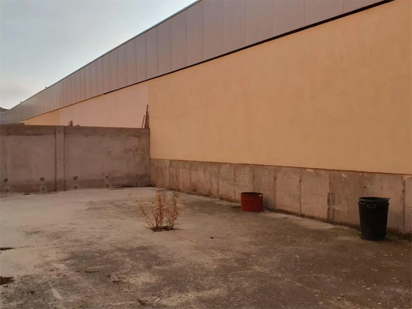 Vista exterior de Nave industrial en venta en Cistérniga