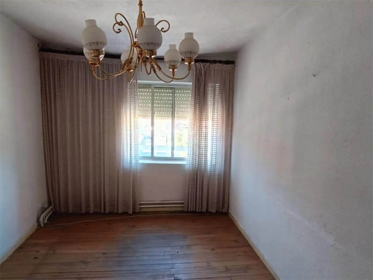 Einfamilien-Reihenhaus zum Verkauf in Calle el Colegio Viejo, 16, Cistierna Schlafzimmer von Einfamilien-Reihenhaus zum Verkauf in Cistierna mit Terrasse
