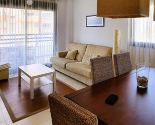 Sala d'estar de Apartament de lloguer en El Campello amb Aire condicionat, Terrassa i Piscina